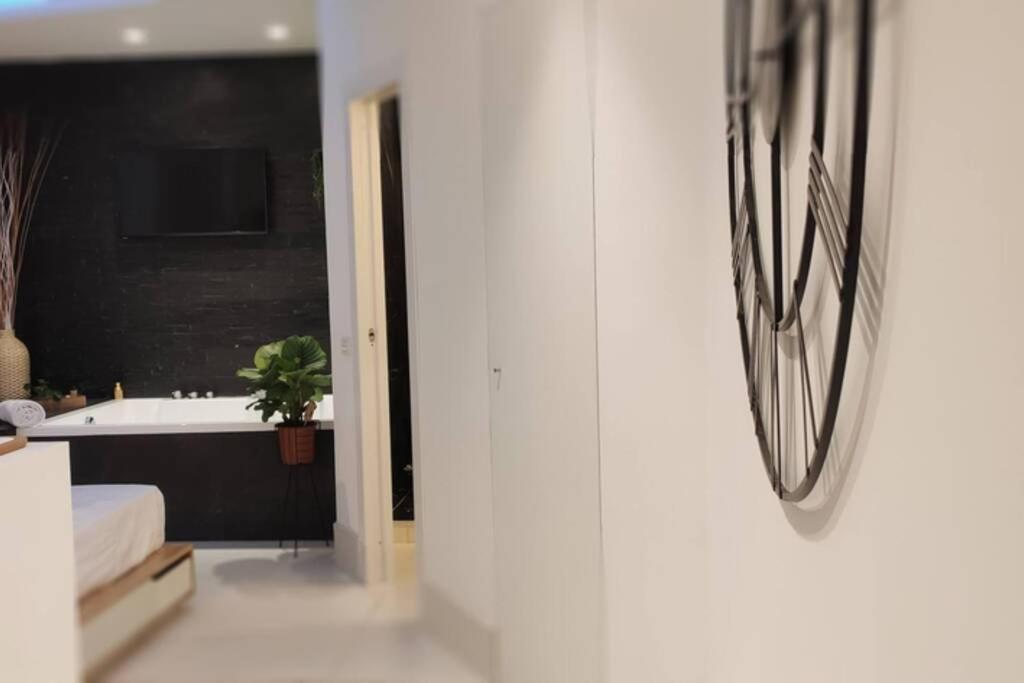 Elegante Open Space Con Vasca Idromassaggio A Trastevere 외부 사진